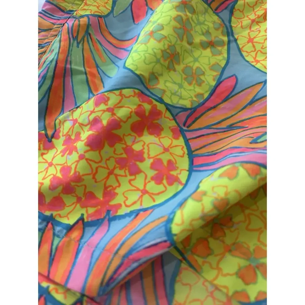 Chubbies Mens Swim Trunks Large 5.5 Inseam Pineapple Tropical Stretch Lined⁠